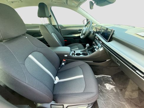New 2026 Hyundai Sonata SE FWD image 19