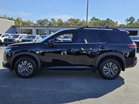 New 2025 Nissan Pathfinder SV image 2