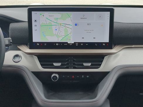 Certified 2025 Ford Explorer Active w/ Active Comfort Package image 16