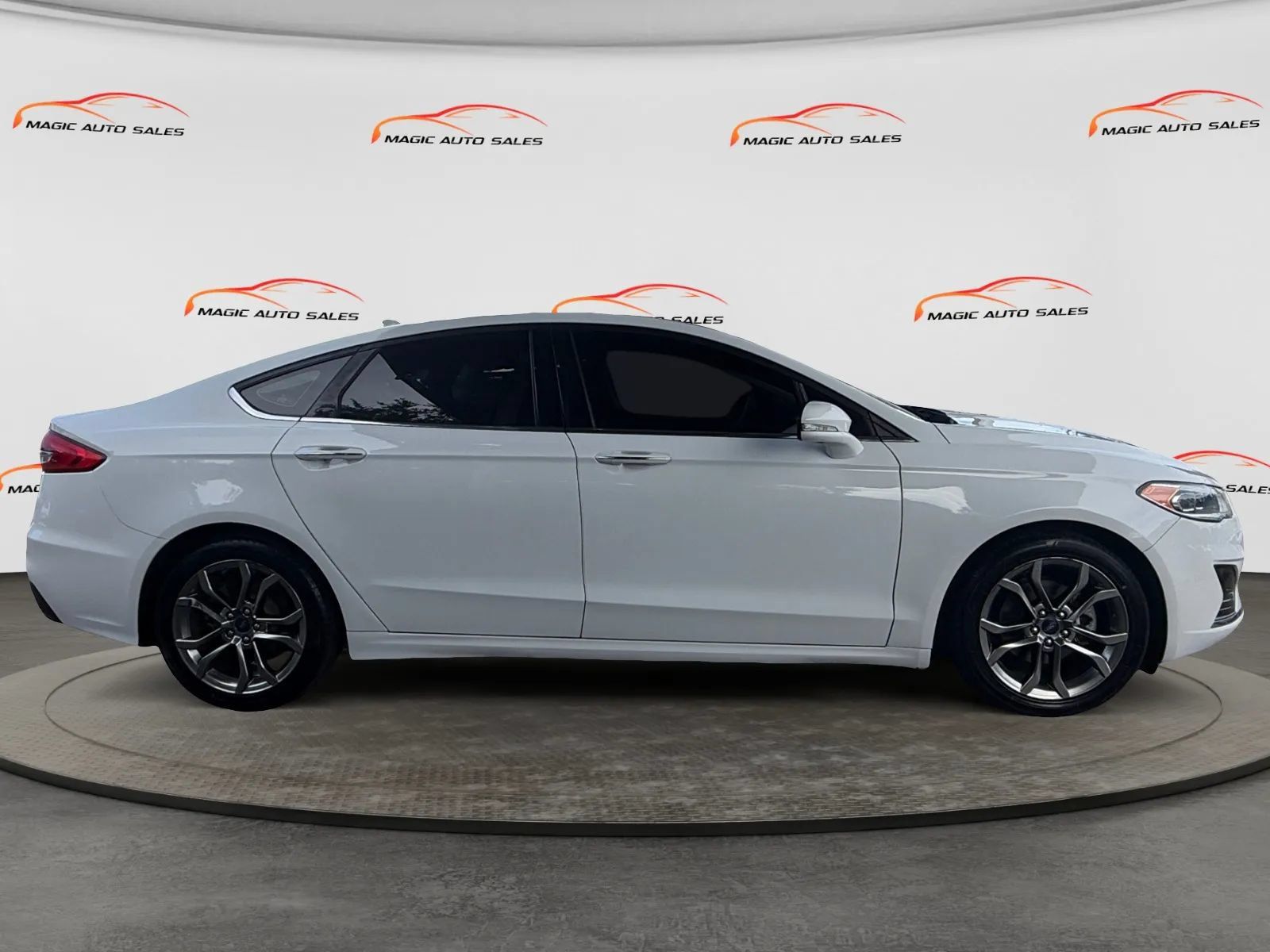 Used 2020 Ford Fusion SEL FWD image 6