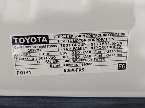 Used 2022 Toyota Camry SE w/ Carpet Mat Package (TMS) image 23