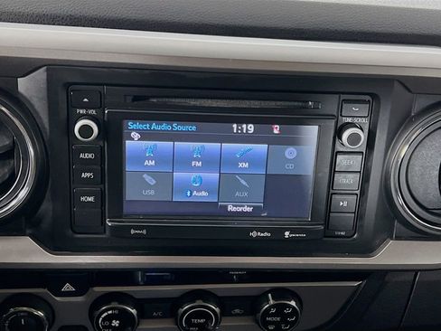 Used 2017 Toyota Tacoma 4x4 Double Cab image 14