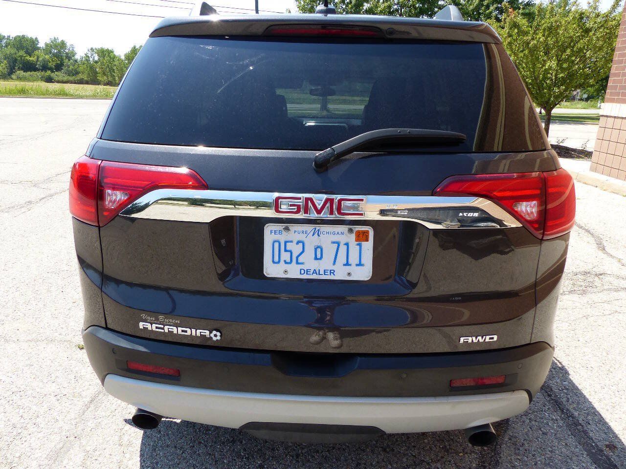 Used 2017 GMC Acadia SLT AWD/4WD image 8