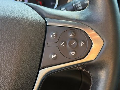 Used 2023 Chevrolet Traverse Premier AWD/4WD image 24