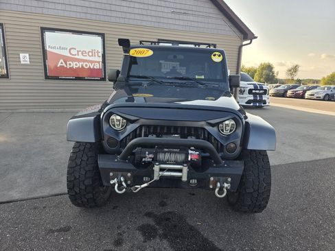 Used 2007 Jeep Wrangler Unlimited Sahara image 2