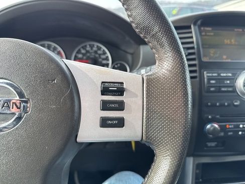 Used 2011 Nissan Pathfinder SV image 26