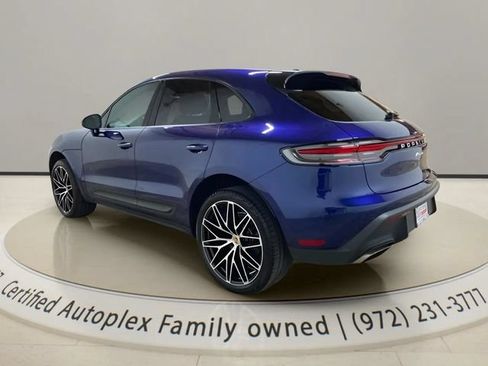 Used 2022 Porsche Macan AWD/4WD image 3