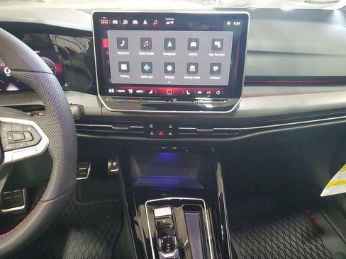 New 2025 Volkswagen GTI SE image 9