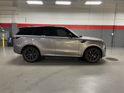 Used 2024 Land Rover Range Rover Sport Dynamic SE image 7