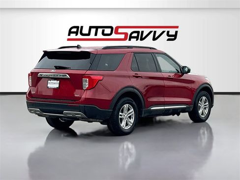 Used 2022 Ford Explorer XLT w/ Equipment Group 202A image 7