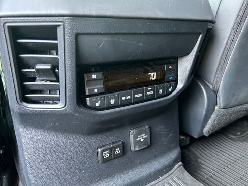 Used 2024 Toyota Sequoia Platinum image 15