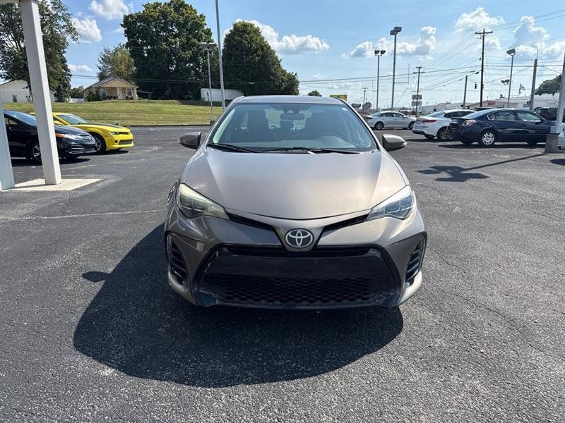 Used 2017 Toyota Corolla SE w/ Carpet Mat Package (TMS) FWD image 3