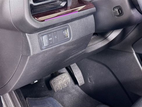 Used 2024 Chevrolet Traverse RS image 10