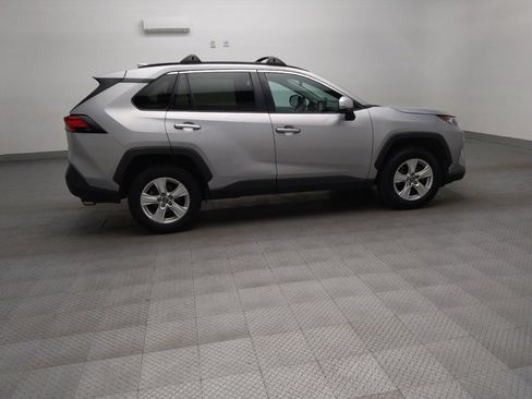 Used 2019 Toyota RAV4 XLE FWD image 9