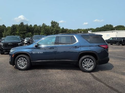 Used 2022 Chevrolet Traverse LT FWD image 4