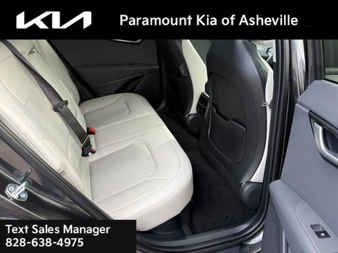 New 2025 Kia Niro EX Touring image 23