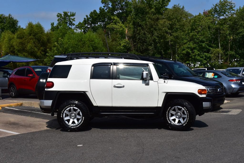 Used 2014 Toyota FJ Cruiser 4WD w/ Convenience Package image 3
