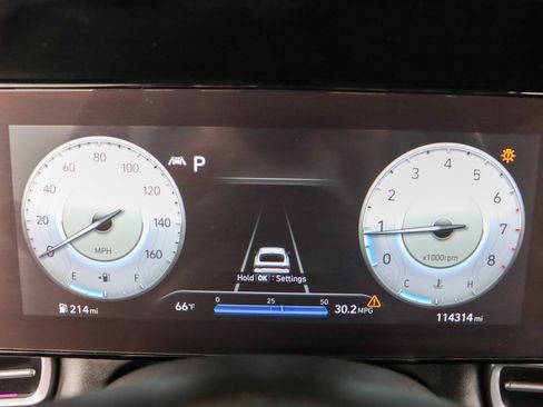 Used 2021 Hyundai Elantra Limited image 15