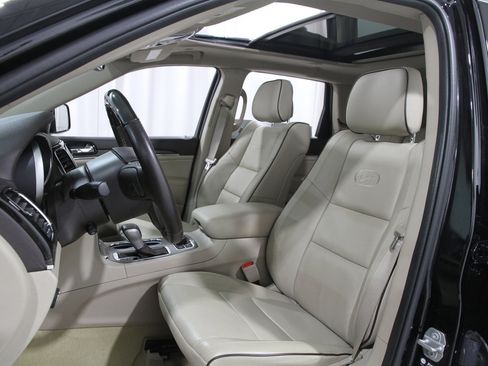 Used 2021 Jeep Grand Cherokee Overland image 5