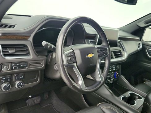 Used 2022 Chevrolet Suburban Premier image 16