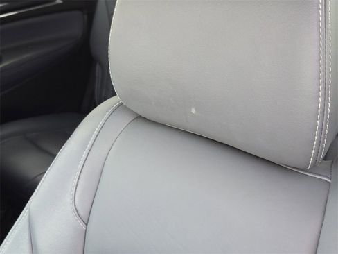 Used 2024 Buick Enclave Premium image 10