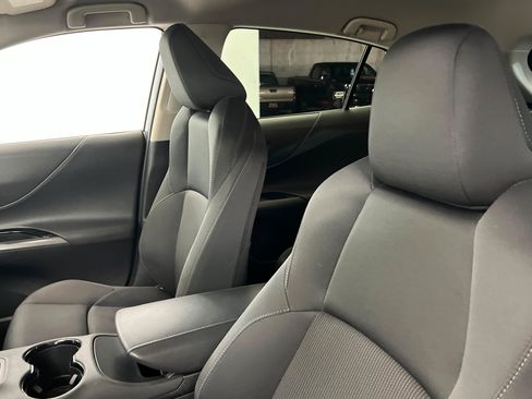 Used 2024 Toyota Venza LE AWD/4WD image 16