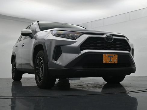 Used 2019 Toyota RAV4 LE w/ All Weather Liner Package AWD/4WD image 18