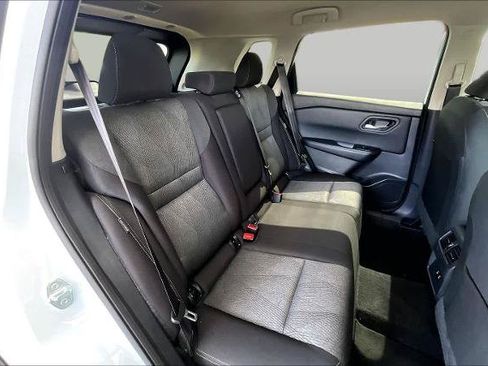 Certified 2025 Nissan Rogue SV FWD image 20