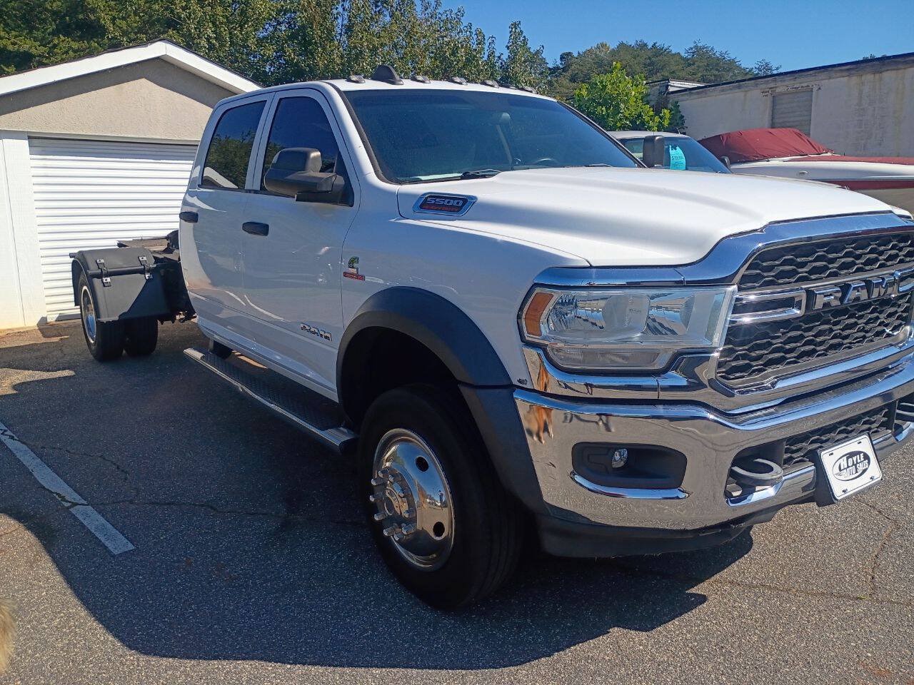 Used 2020 RAM 5500 Tradesman w/ Chrome Appearance Group AWD/4WD image 5