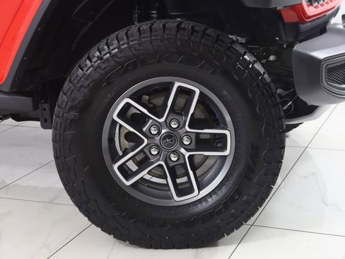 Used 2025 Jeep Gladiator Mojave image 14