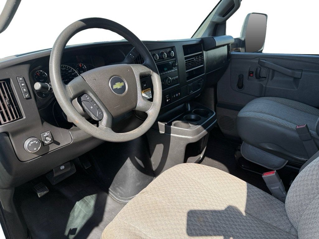 Used 2019 Chevrolet Express 3500 Extended w/ Driver Convenience Package RWD image 9