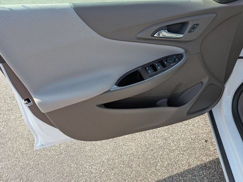 Used 2024 Chevrolet Malibu LS FWD image 11