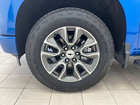 Used 2023 Chevrolet Silverado 1500 RST AWD/4WD image 9