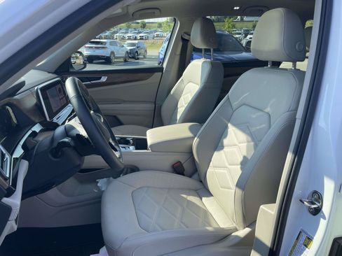 Certified 2026 Volkswagen Atlas SE w/ Panoramic Sunroof Package FWD image 17