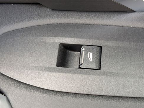 Used 2025 BMW X2 xDrive28i image 36