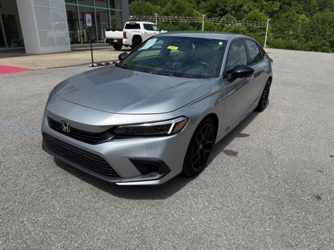 Used 2024 Honda Civic Sport image 3