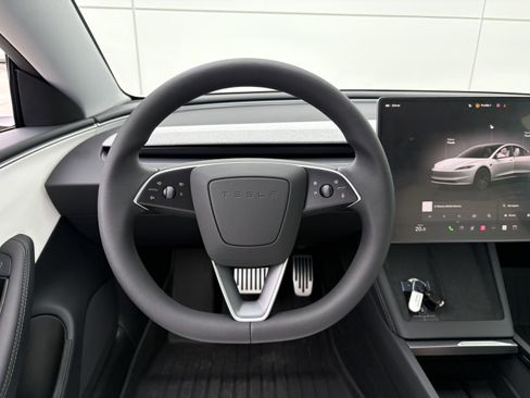 Used 2025 Tesla Model 3 Long Range image 16