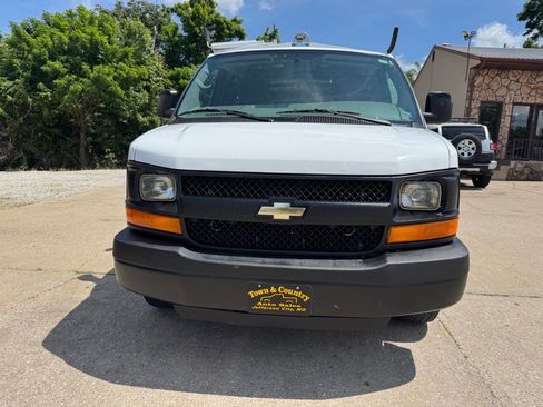 Used 2013 Chevrolet Express 2500 RWD image 2