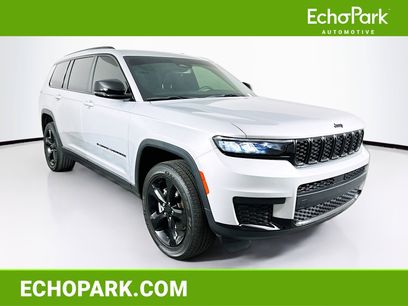 Used 2023 Jeep Grand Cherokee L Laredo
