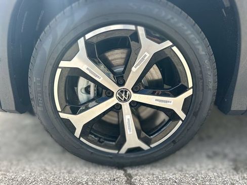 New 2026 Volkswagen Tiguan SE AWD/4WD image 11