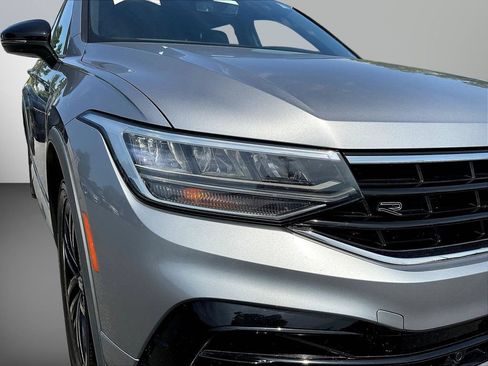 Used 2022 Volkswagen Tiguan SE R-Line FWD image 29