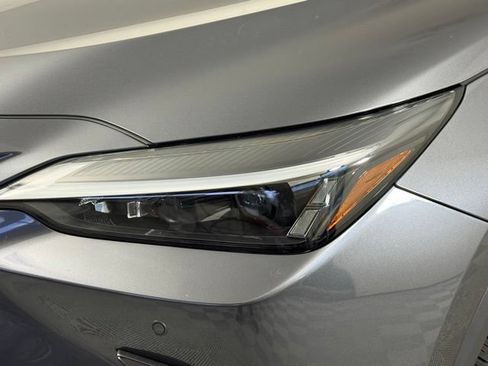 Used 2025 Lexus NX 250 FWD w/ Towing Package (2000 Lbs) image 13