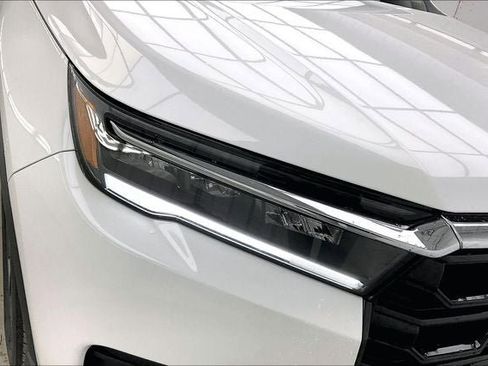 New 2026 Honda Pilot Elite image 16