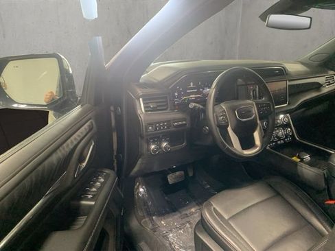 Used 2024 GMC Yukon Denali AWD/4WD image 9