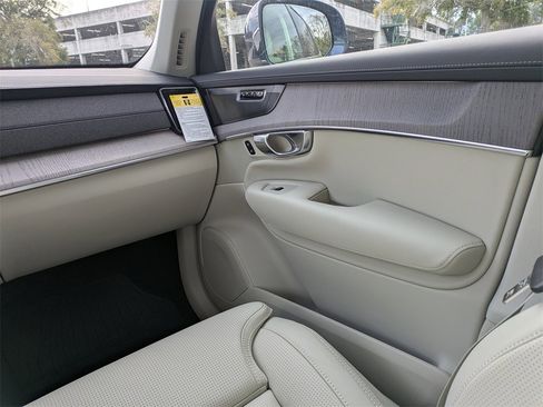 New 2026 Volvo XC90 T8 Ultra w/ Protection Package Premier image 22