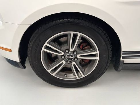 Used 2011 Ford Mustang Premium w/ 201A Rapid Spec Order Code RWD image 25
