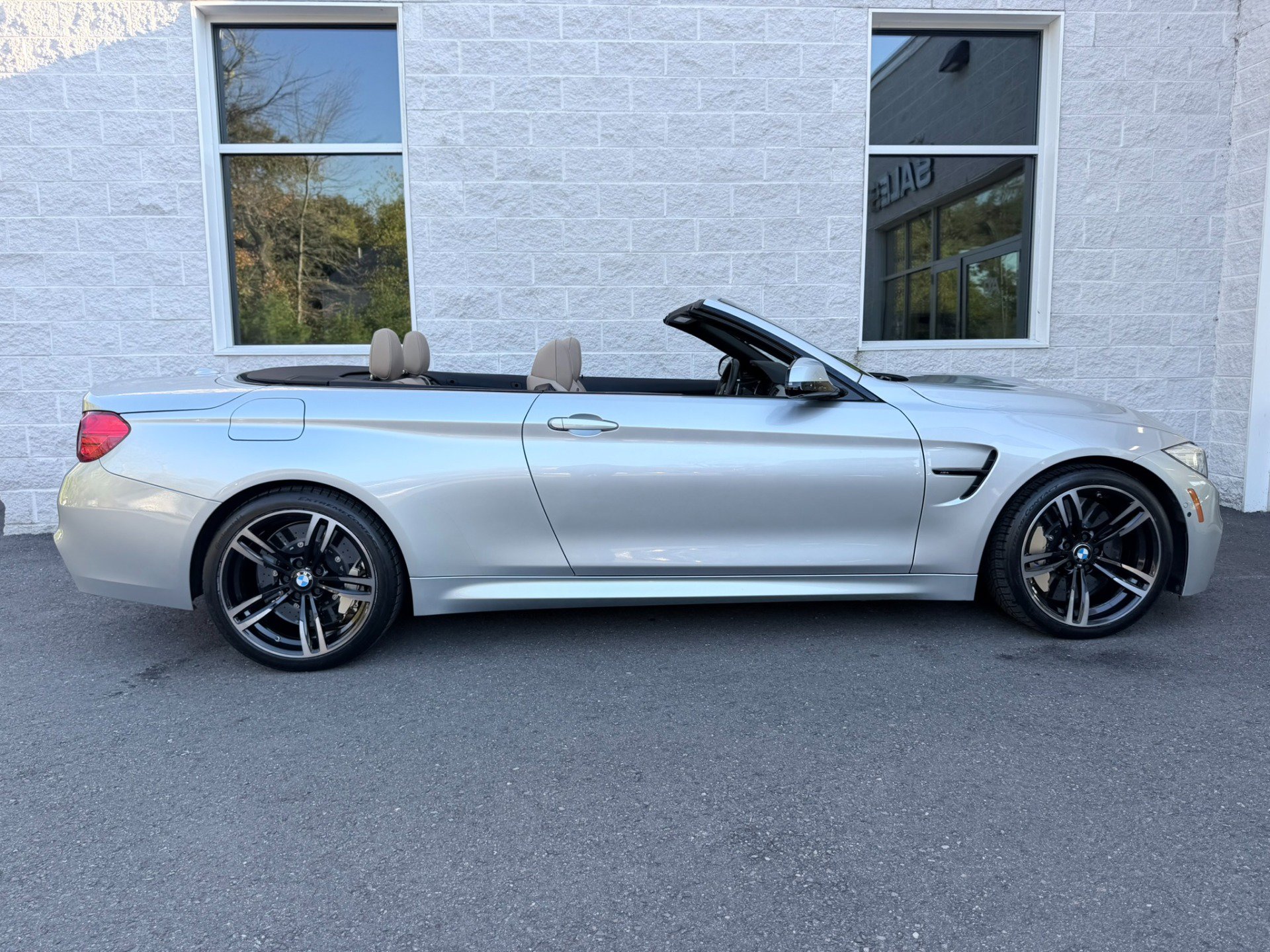 Used 2015 BMW M4 Convertible RWD image 44