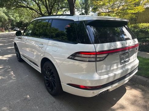Used 2022 Lincoln Aviator Reserve w/ Equipment Group 201A AWD/4WD image 3