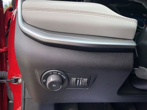 Used 2024 Jeep Compass Limited image 21