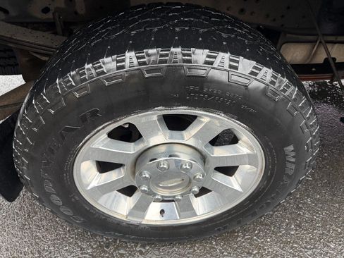 Used 2009 Ford F250 Lariat image 11